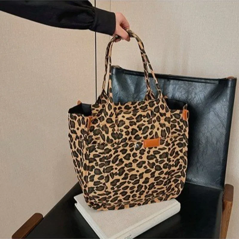 Minimalist Icon Diaper Bag Women's Luxury Leather Tote Vintage Crossbody Bag Designer Large Capacity Elegant And Timeless