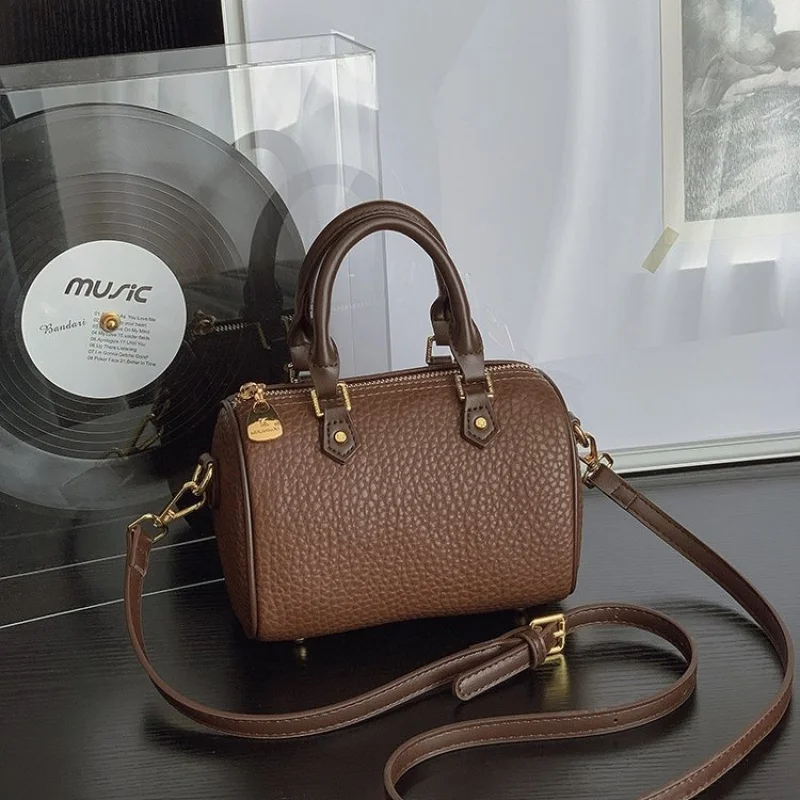 

Stylish Casual Simple Messenger Purse With Crossbody Strap For Leisure Women In Vintage Look And Letter Logo
