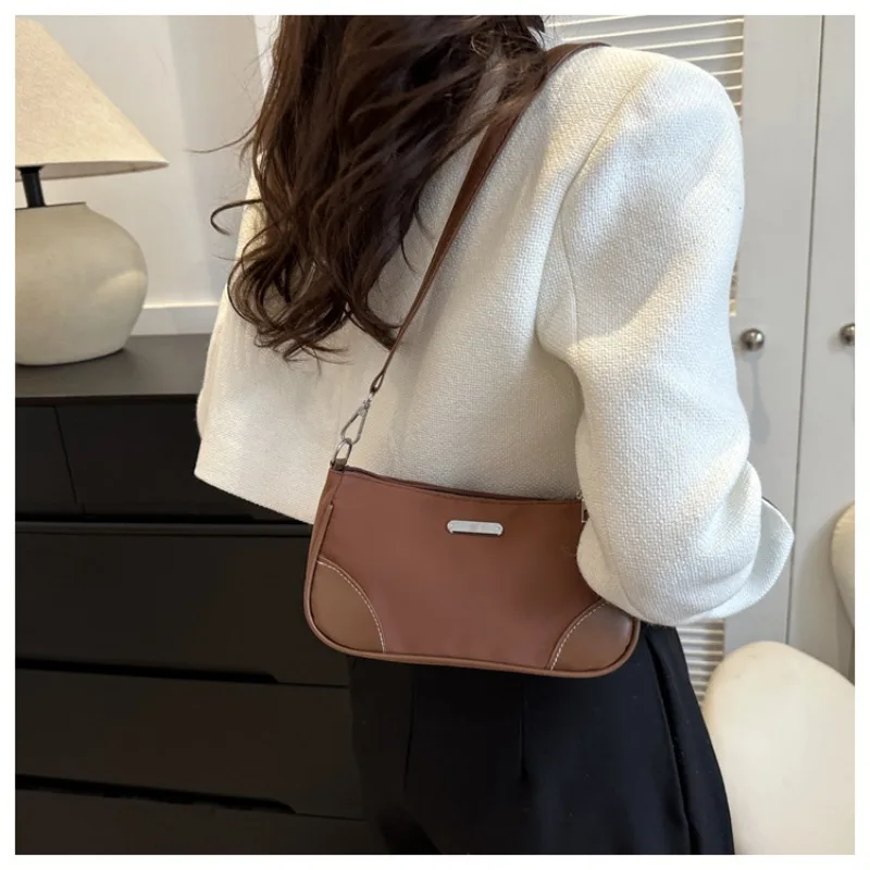 

Nylon Fabric Minimalist Winter Solid Color Shoulder Bag New Western-style Casual Fashion Underarm Female Shoulder Bag for Women