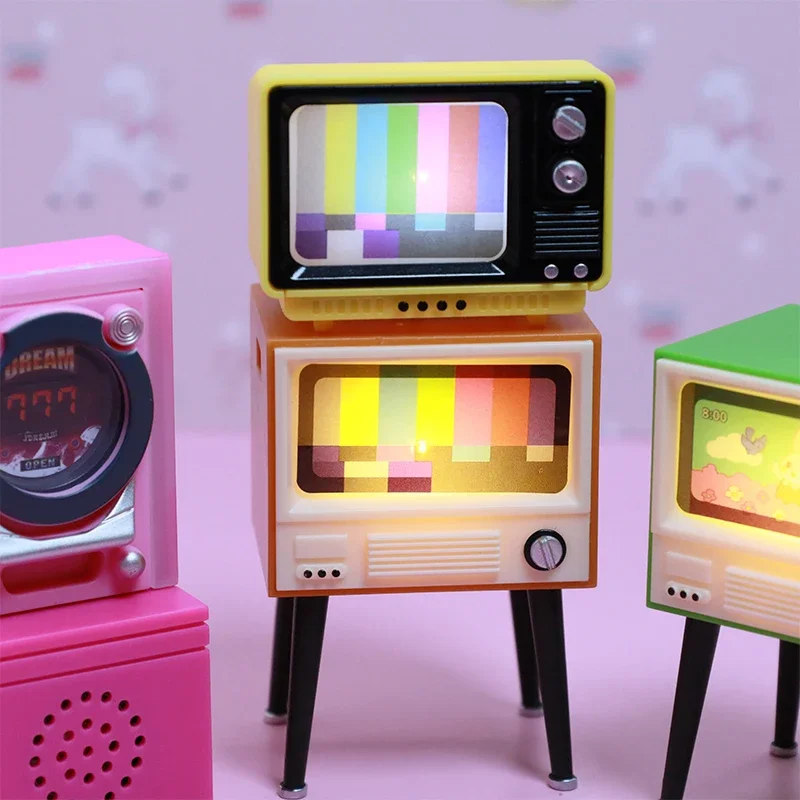 

1/12 Dollhouse Simulation Vintage Light-up TV Model Dollhouse Furniture Decoration Toy Dolls House Living Room Ornaments