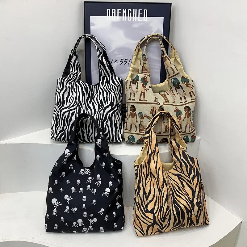 

Fashionable and Personalized Skull Casual Handbag Women's Bag Printed Women's Large Capacity Handbag Fashionable Sail Bag