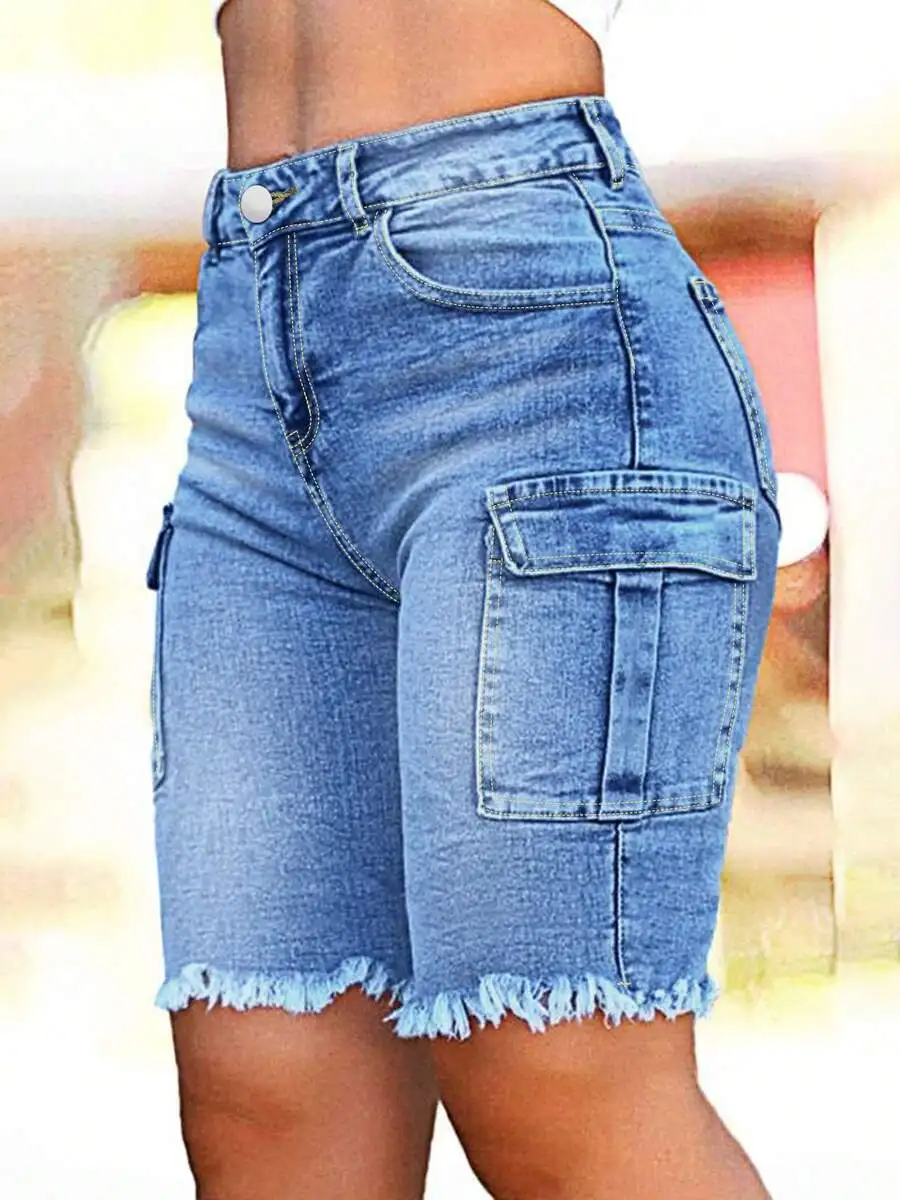 

High-Waisted Stretchy Denim Cycling Shorts In Washed Blue, Mid-Length With Frayed Hem And Functional Pockets
