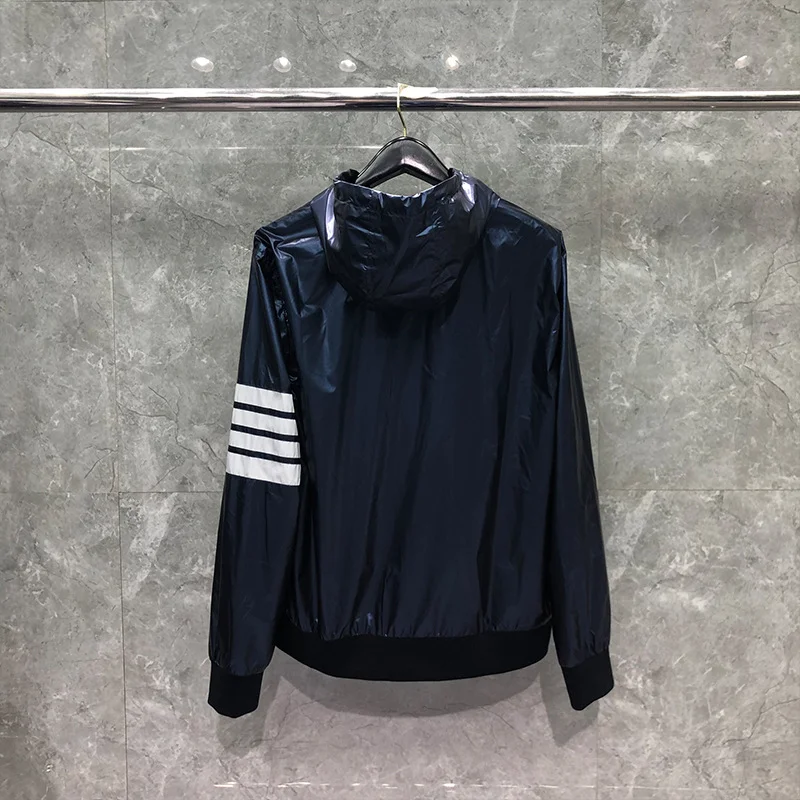 

Men's Loose Fit Hooded Jaet Spring Autumn New Korean Sle Satin Windbreaker Versatile Haome Thin Outerwear Jaet