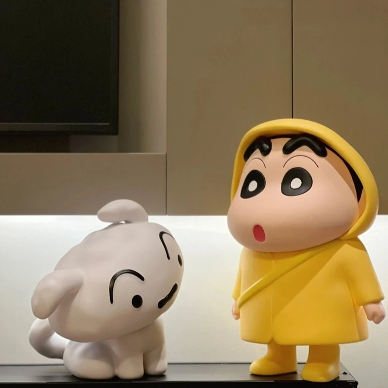 

Новинка 2025 года, 40 см, большой размер, плащ, карандаш Шин Чан, настольное украшение, аниме-фигурка, модель куклы, коллекция украшений, подарки на день рождения