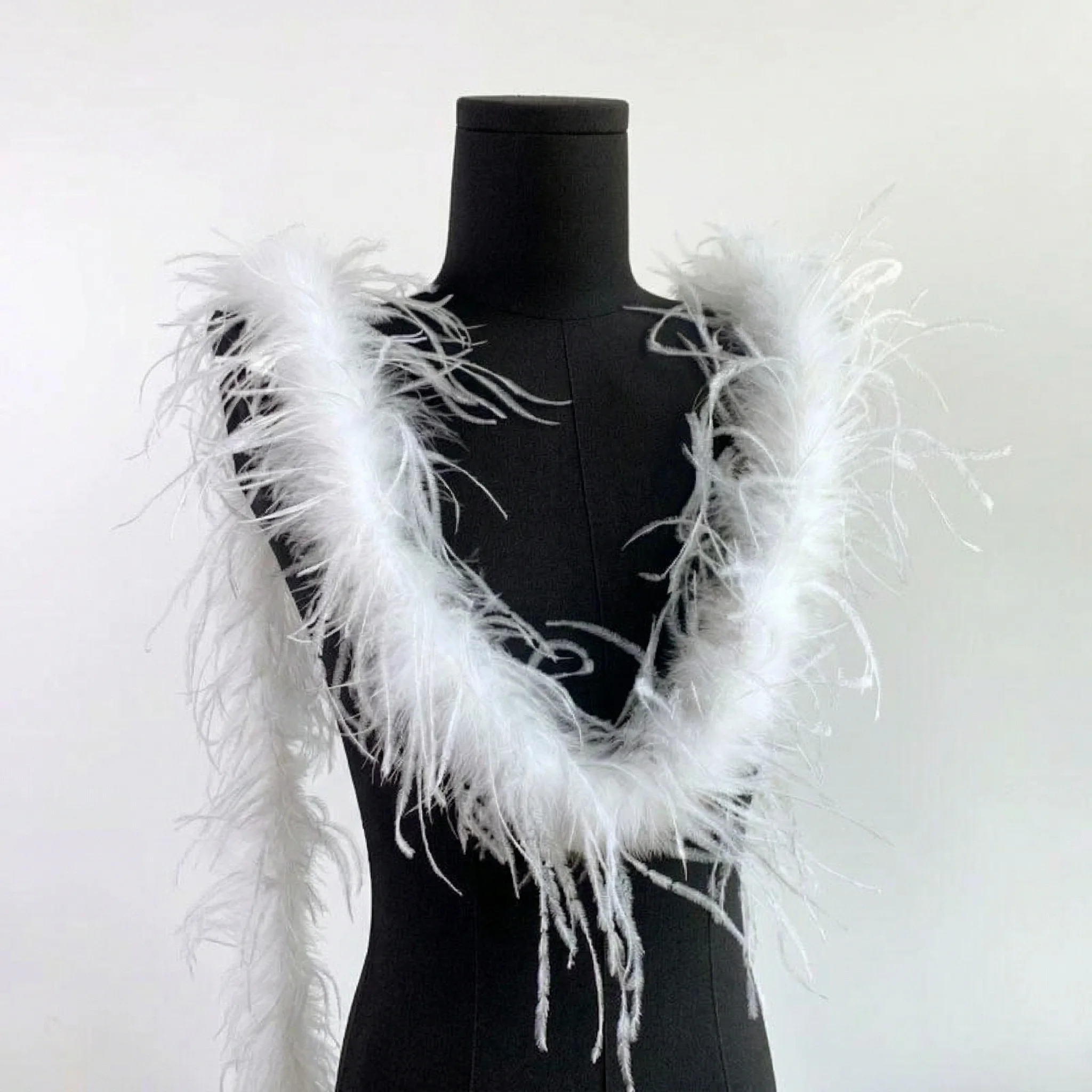 

Пушистые боа из страусиных перьев цвета слоновой кости, 2 м, 11-13 см, 30 г, для карнавала, свадьбы, шитья, аксессуаров, декора, шалей