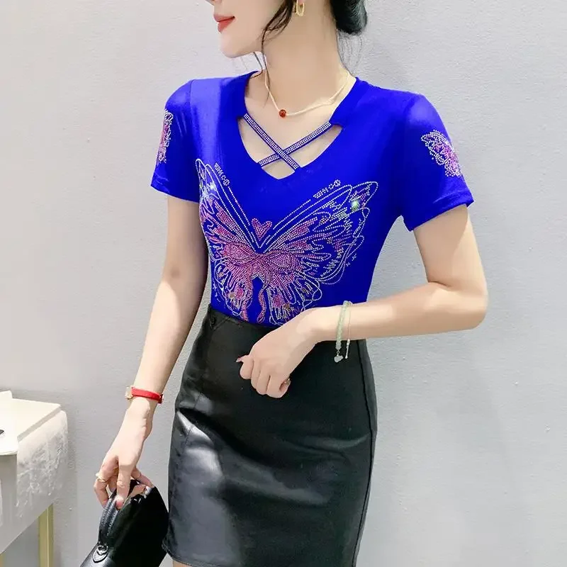 

Luxury High-end Summer Chic Diamond Black T-shirt V-Neck Tees Y2k Slim Tops Streetwear Office Lady Shirt Short Sleeve Outerwear