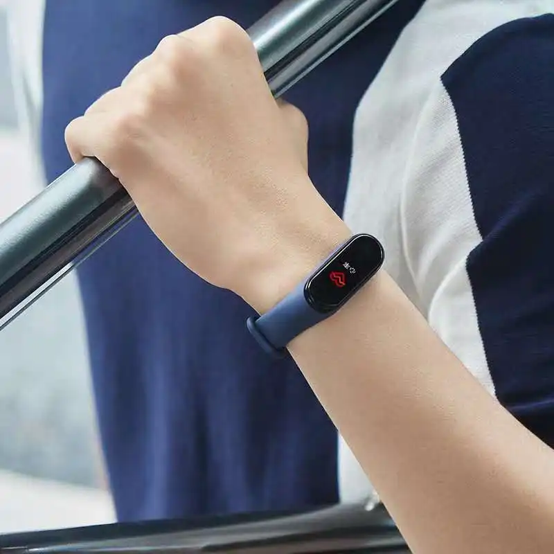 สําหรับMi Band 7 6 5 สายนาฬิกากีฬาซิลิโคนSmartwatchสร้อยข้อมือสําหรับXiaomi Band 5 Band 6 Band 7 สายคล้องอุปกรณ์เสริมสายรัดข้อมือ