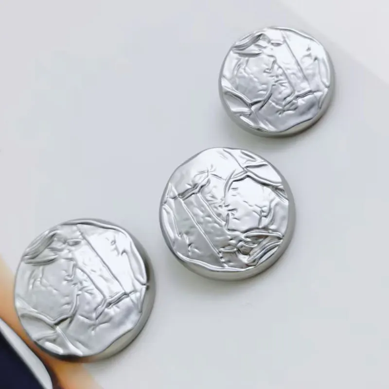 6 Stück modische dekorative Knöpfe, hochwertige runde goldene Knöpfe mit strukturierter Oberfläche für Windjacke, Mantel, Nähzubehör, DIY – Detail 4