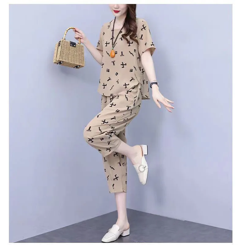 2024 Summer New Women\'s Pullovers Crew Neck Printed Casual Korean Version Versatile Short Sleeve High-end Two-piece Capris Set