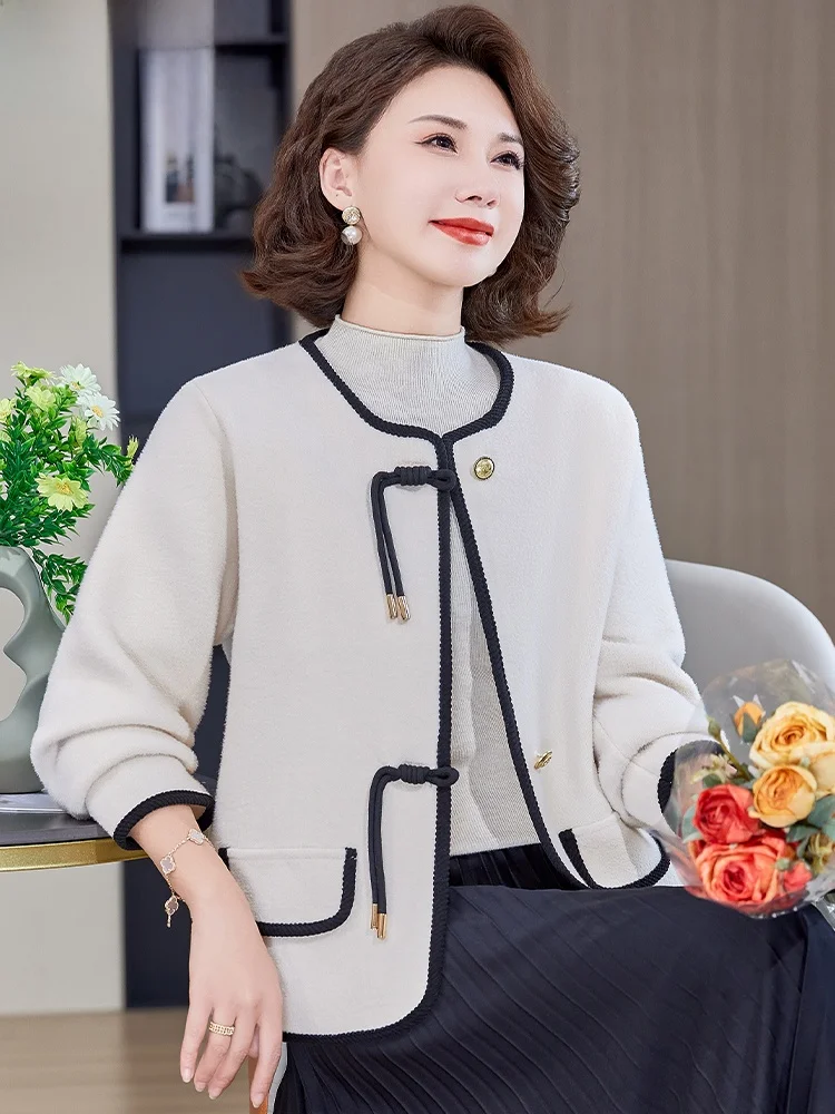 

Новая модная вязаная верхняя одежда в китайском национальном стиле для женщин среднего и старшего возраста: кардиган-пальто