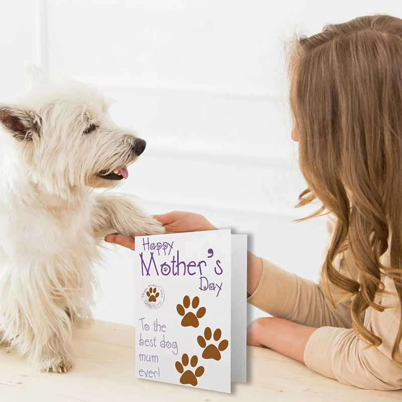 بطاقة عيد الأم من الكلب للأم مع شارة بطاقات عيد الأم وهدايا عيد الأم متينة وسهلة التركيب