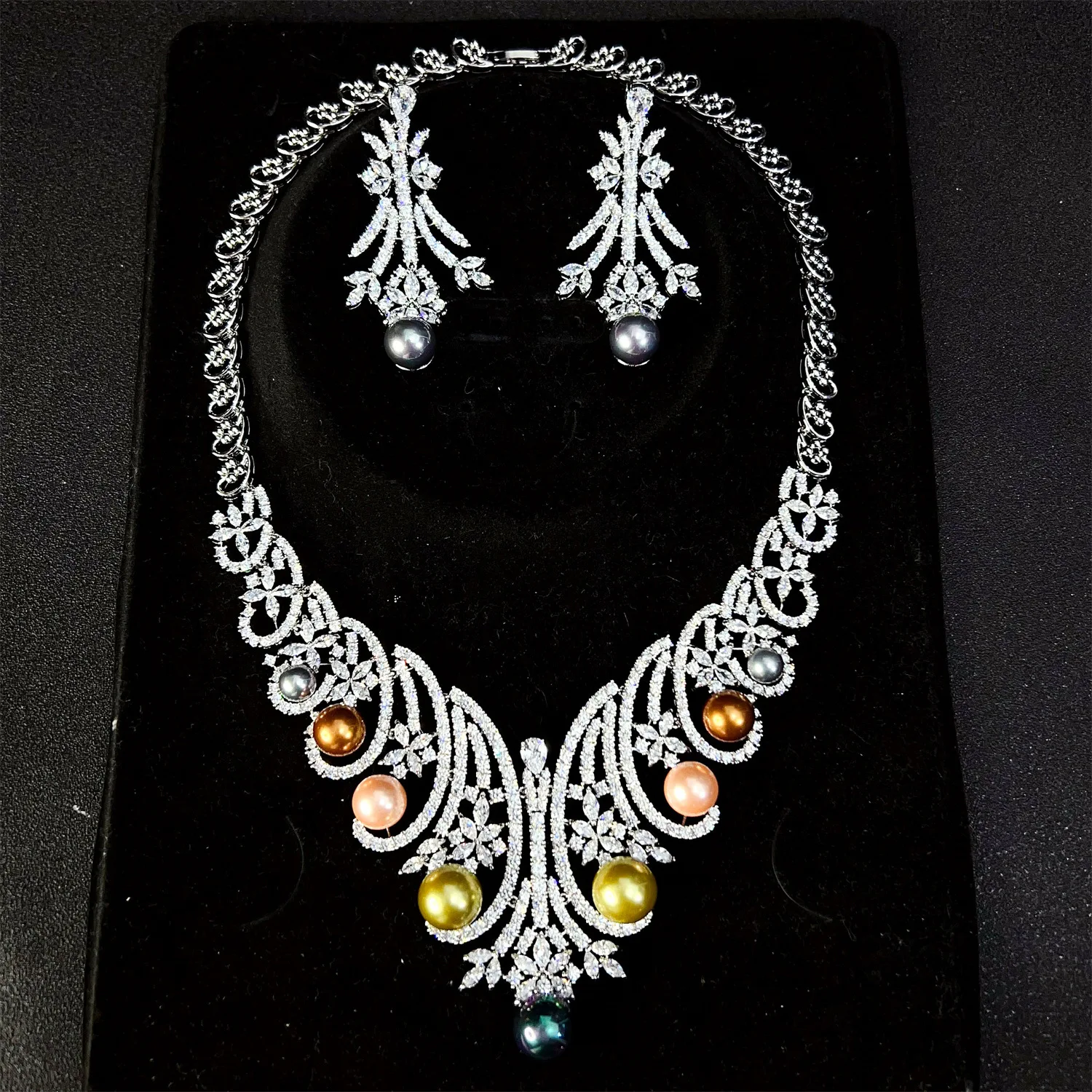 

Gorgeous jewelry sets wedding bride large necklace earrings shiny zirconia pearls luxury jewelry dinner party