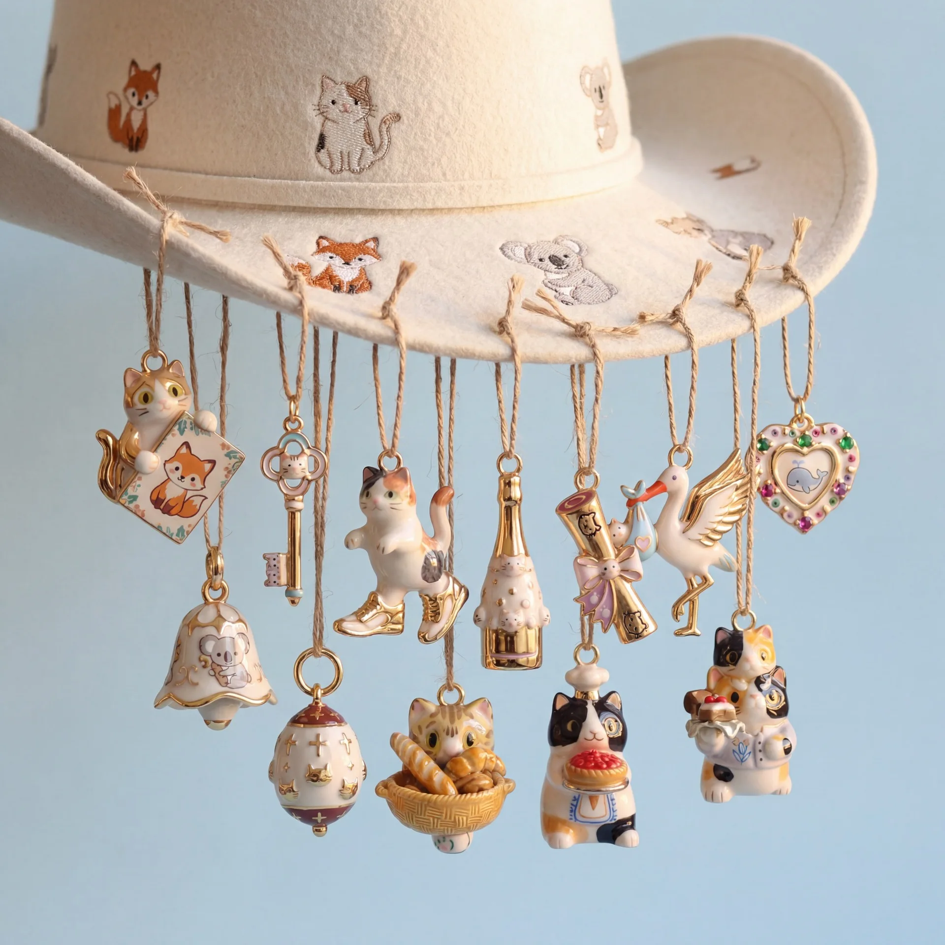 Niedlicher Tieranhänger Katze Welpe Glocken-Charm Handgemachter DIY-Schmuck für Halskette Armband Damen Kupfer Vergoldete Accessoires
