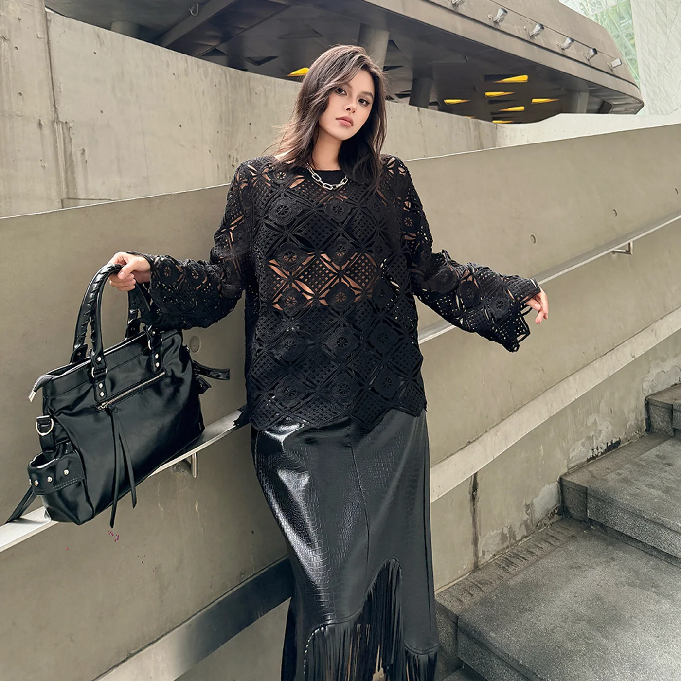 

Весна 2026: Новая модная женская блузка в уличном стиле с кружевом, ажурным дизайном, длинными рукавами, цветочным узором и винтажным трендом