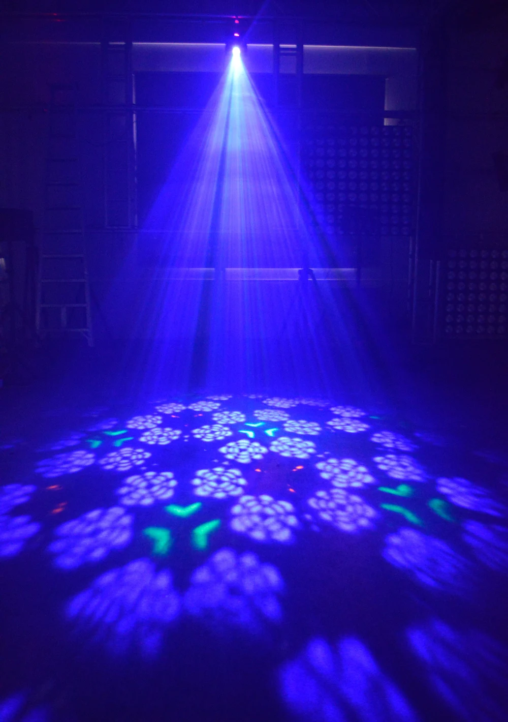 Projetor Gobo Spot com Show de Luzes Mágicas em Caleidoscópio