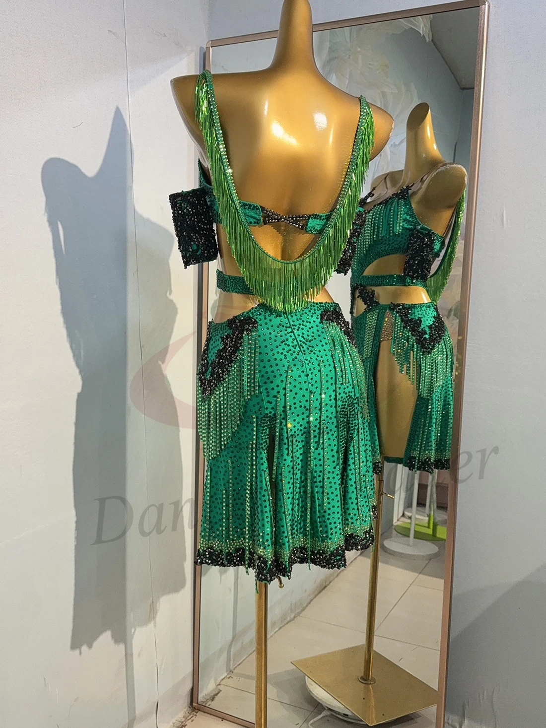 Traje de baile latino con diamantes de imitación para mujer, falda dividida con tira de diamante verde personalizada de gama alta, vestido de actuación de Samba