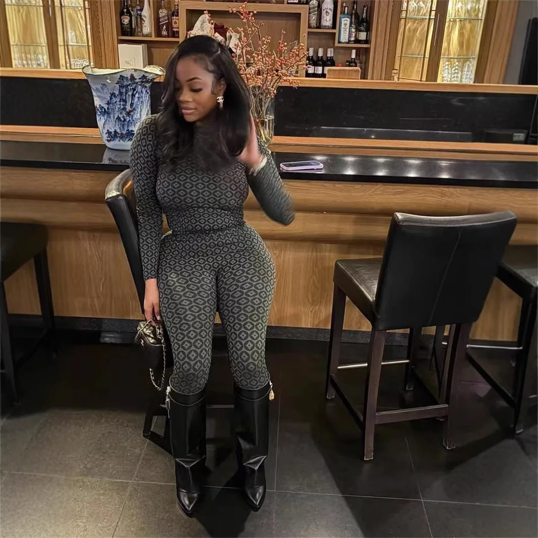 

Женский костюм, комплект из 2 предметов, 2026 г., весенняя мода, тонкий женский топ с круглым вырезом и брюки с принтом, женский спортивный костюм, одежда