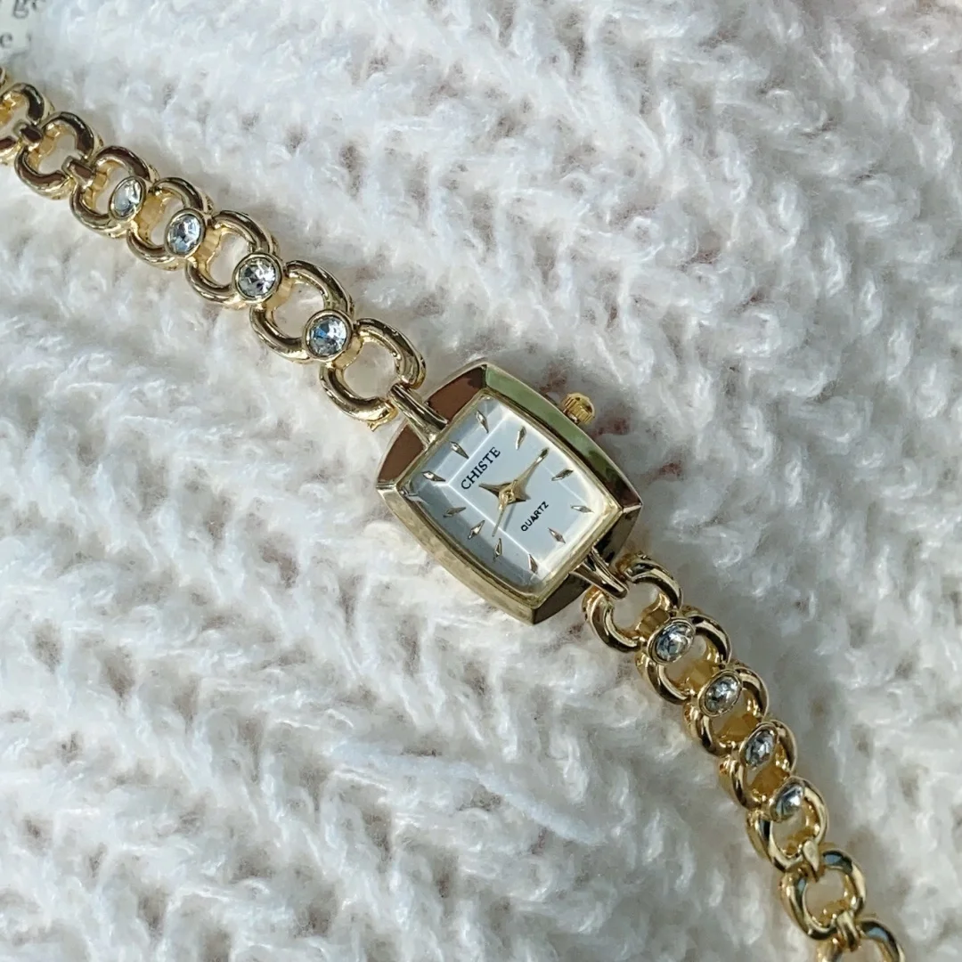 Women's Watch Hollow Ultra Thin Alloy Band Bracelet Square Small Dial Quartz Watch Elegant Girl Gold Watch Relogio Feminina