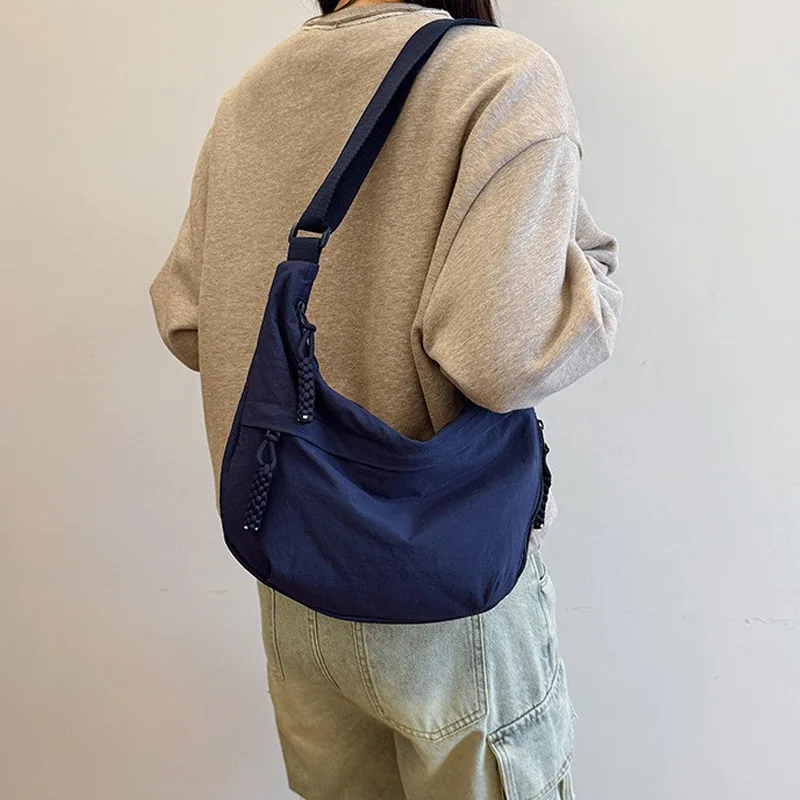 enlarged-thiened-nylon-cloth-women's-crossbody-bag-durable-lightweight-faionable-protective-sunscreen-sve-accory