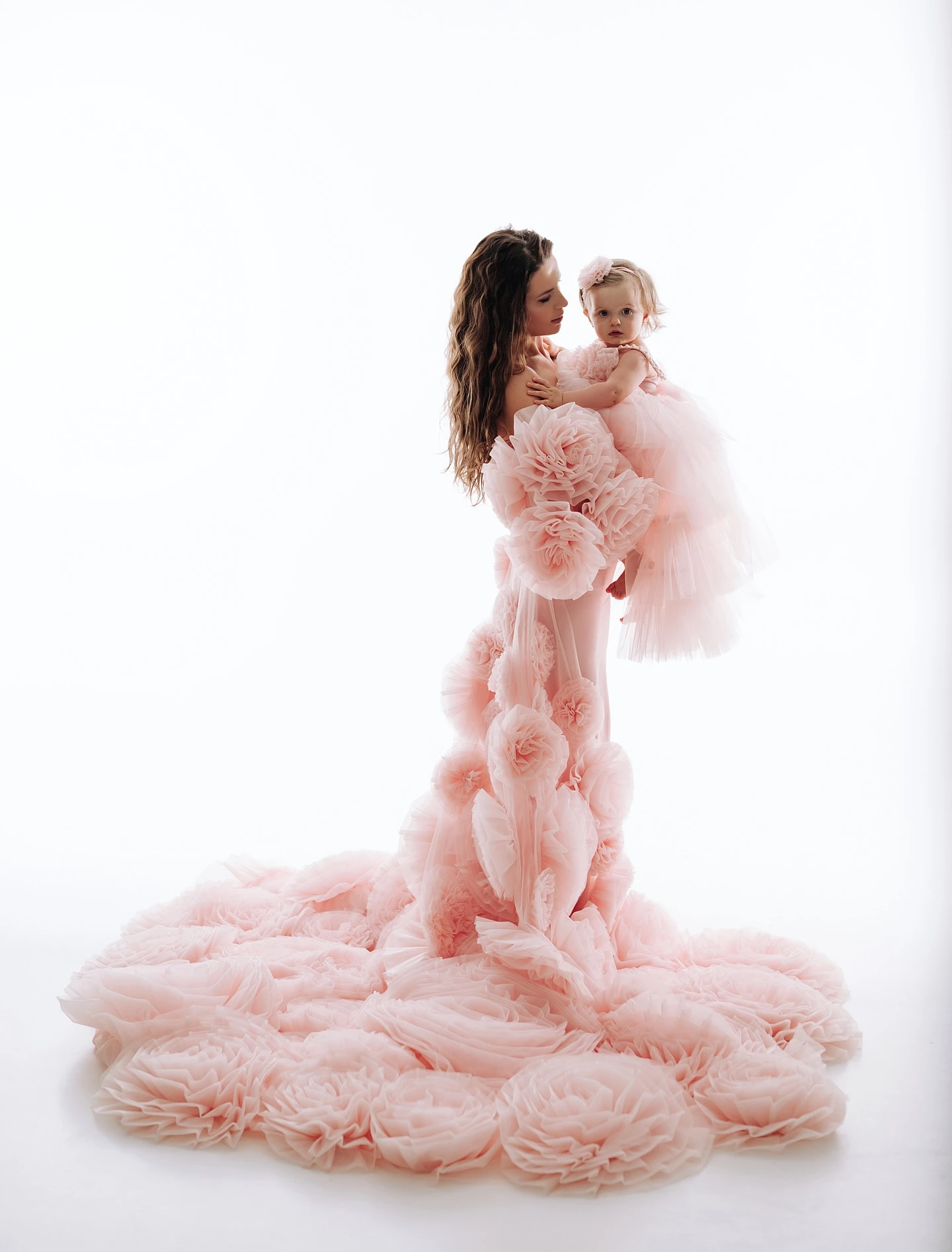 Pink Tulle Maxi Dress with 3D Ruffle Flowers, Sleeveless Off‑Shoulder Evening Gown, Summer Party Dress For Photo Shoot Chic Robe