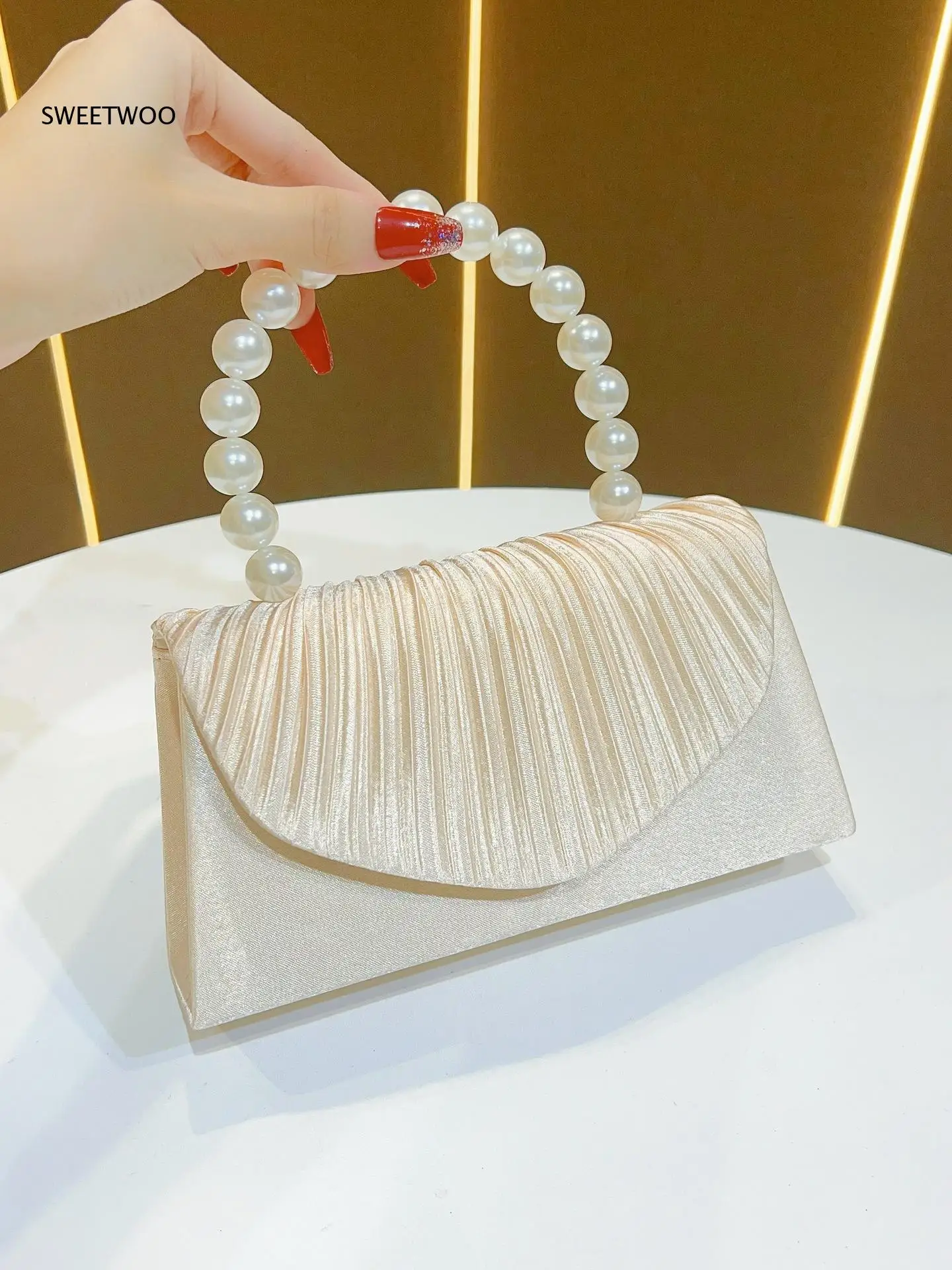 2026 Pleated Satin Fabric Evening Clutch Bag Round Pearl Hand Strap Solid Beige Black Silver Wedding Dating Small Shoulder Purse