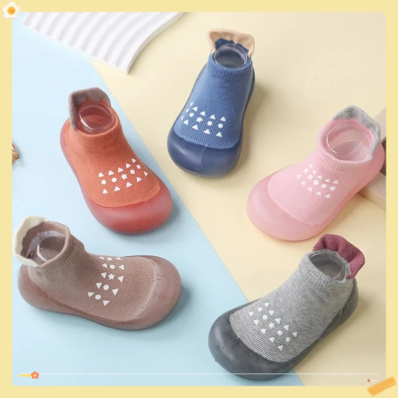 جوارب أرضية مضادة للانزلاق للاستخدام الداخلي والخارجي للأطفال حديثي الولادة ومنع أحذية وجوارب للرضع