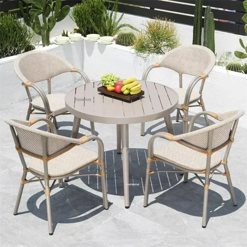 

Stylish Rattan Chair and Table Set for Outdoor Garden, Balcony and Leisure Use - Perfect Dining Furniture for Patio
