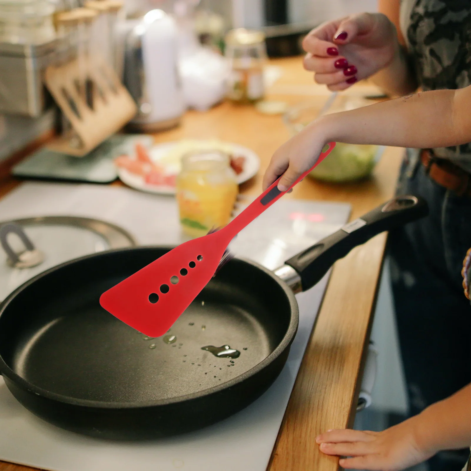 

2pcs Anti-scalding Silicone Frying Non-stick Kitchen Turner High Heat Resistant Wall-hangable Cooking for Home