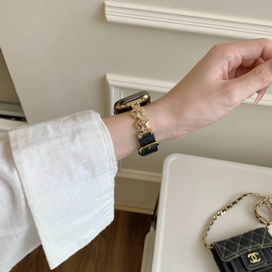 سوار ساعة Smiley Star لساعة Apple Iwatch Series 11 10 9 8 7 6 5 4 3 2 SE Ultra Leather Watch Band 38 مم 40 مم 41 مم 42 مم 44 مم 45 مم 46 مم 49 مم سوار أنيق للنساء