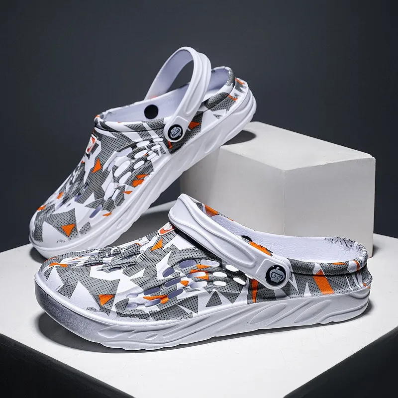 

Plus size sandals summer men's and women's slippers fashion outdoor men's casual sandals and slippers light beach shoes 36-48