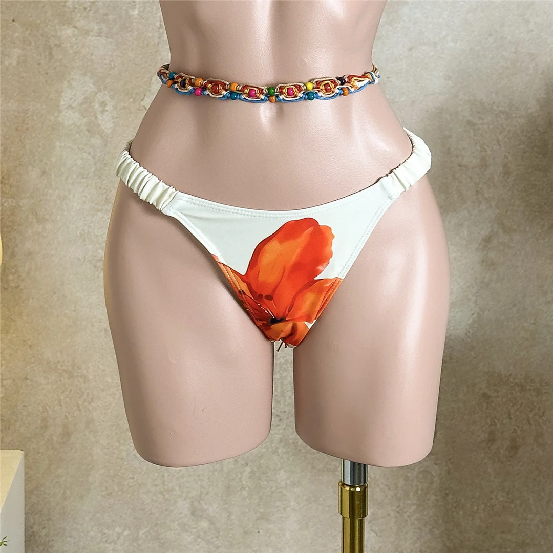Roter, floraler, hoch geschnittener Bikini, zweiteiliges Bikini-Set, Blumenmuster, Damen-Badeanzug, Frauen-Badebekleidung, brasilianischer Badeanzug, Badeanzug, Modell V7716. – Detail 9