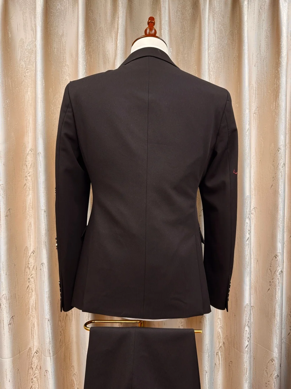 Abito formale da uomo color carbone di classe 2025 Set di abiti da sposa da lavoro con blazer doppiopetto premium