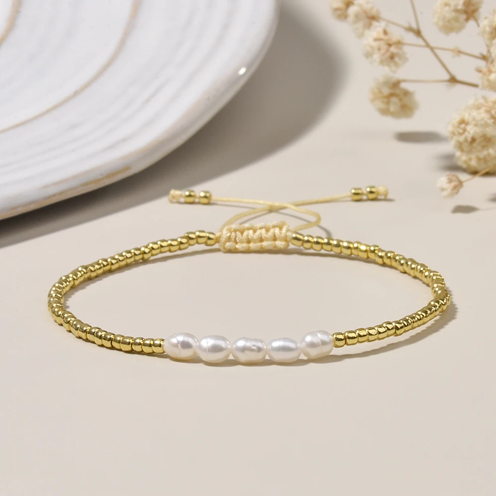 Venta al por mayor de pulseras ajustables tejidas con cuentas de concha de perlas de agua dulce simples de verano para mujer, joyería de uso diario