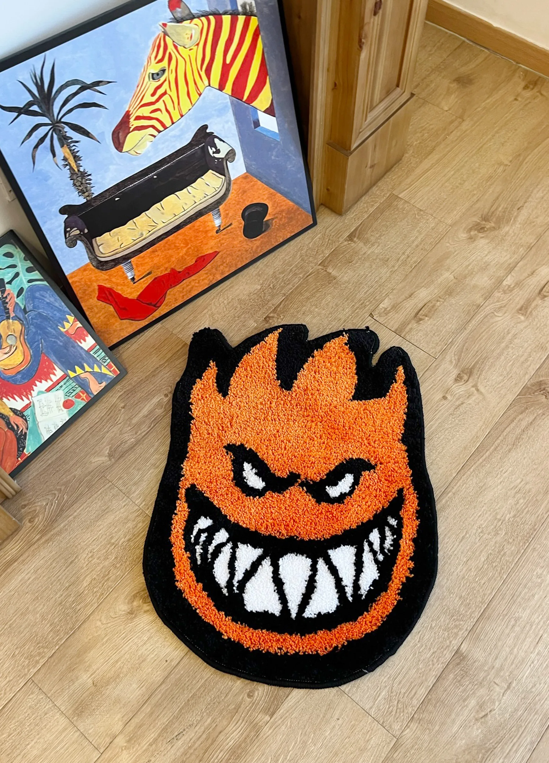 Spitfire Bighead Flame Tufted Rug, cooler, skate-freundlicher Teppich in Monster-Gesichtsform, weiche, flauschige, rutschfeste Bodenmatte für Schlafzimmer und Studentenwohnheim – Detail 7