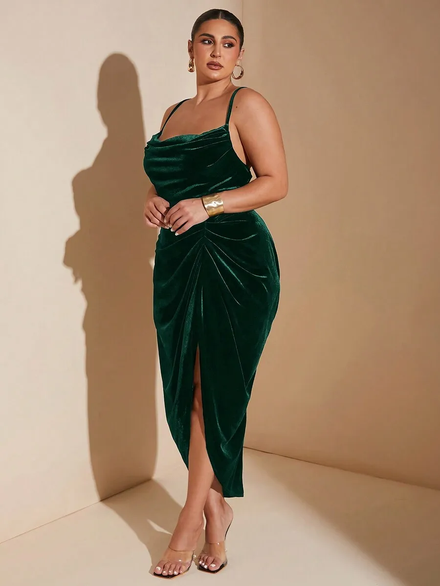 Elegante Vestido de Terciopelo con Abertura Alta Drapeada para Mujer, Ideal para Fiestas y Eventos