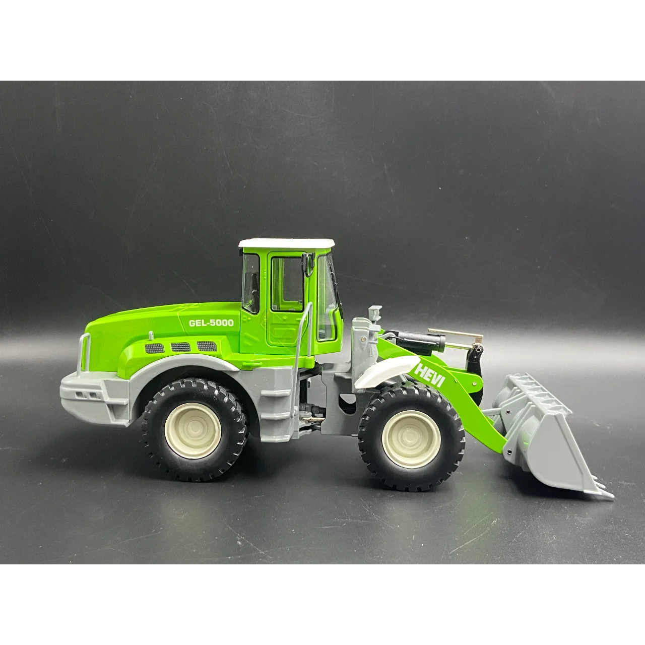 Diecast HEVI 1:35 Escala GEL-5000 Empilhadeira Lítio Bateria-alimentada Roda Carregador Elétrico Bulldozer Liga Modelo de Carro Colecionável