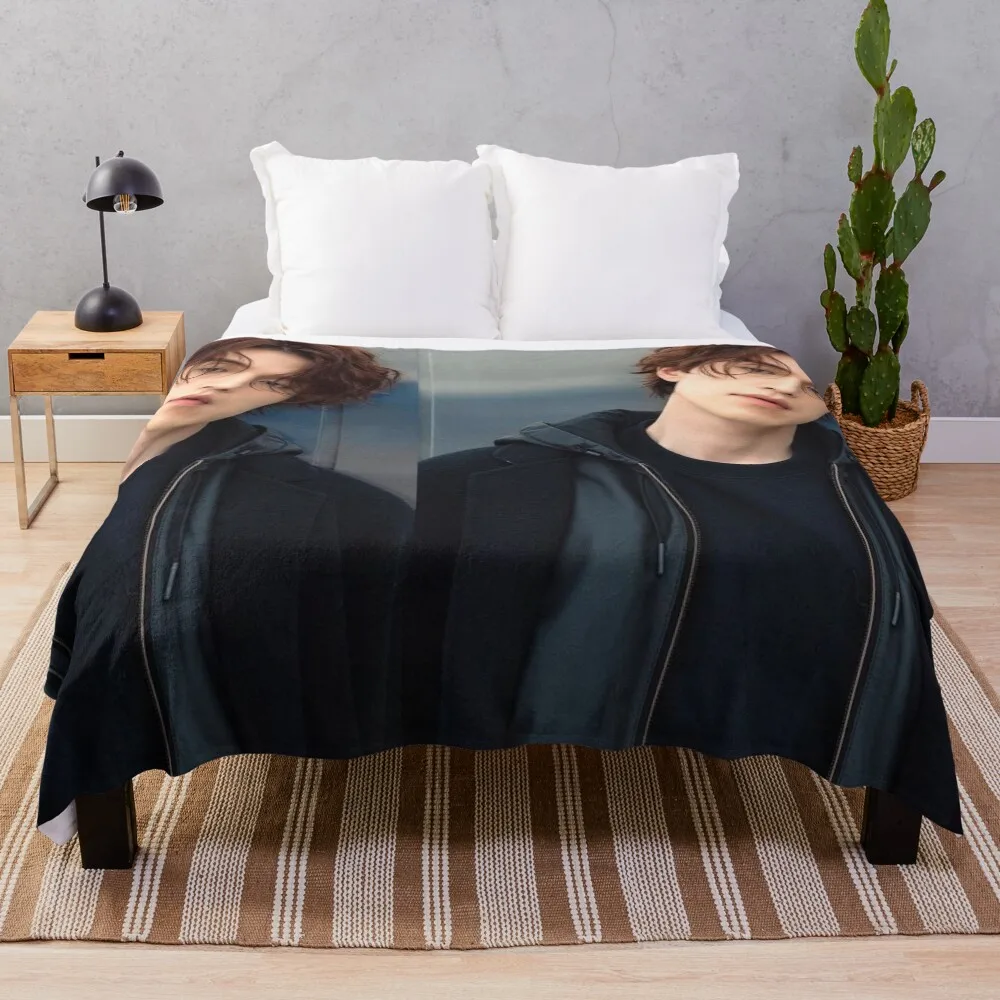 

Lee Dong Wook cute Throw Blanket Sofa Throw Retros Sofa Quilt Flannels Blankets