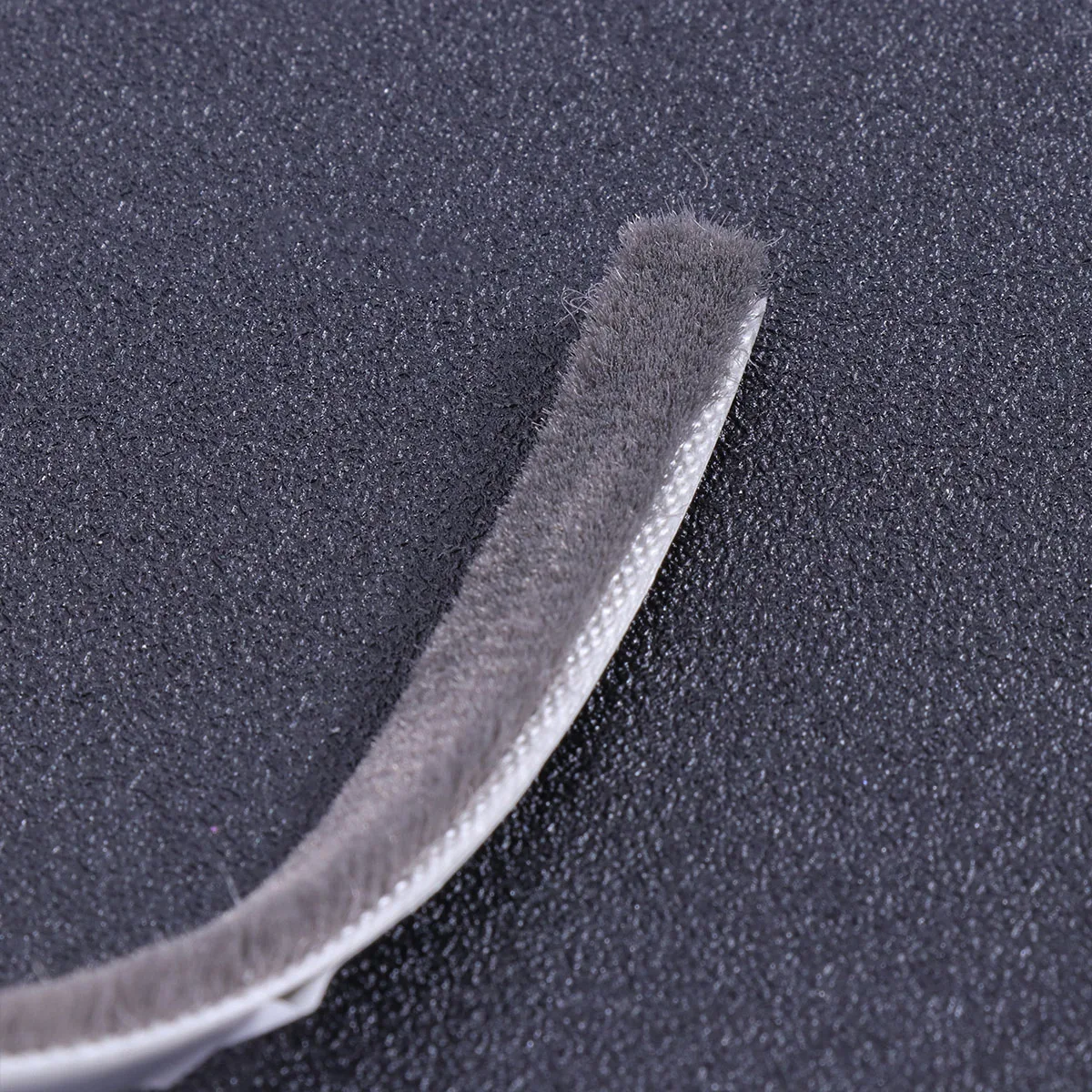 

1 Roll Door Window Sealing Strip 9x5mm Self-Adhesive Soundproof Waterproof Seal for Sliding Glass Doors Wardrobes Furniture