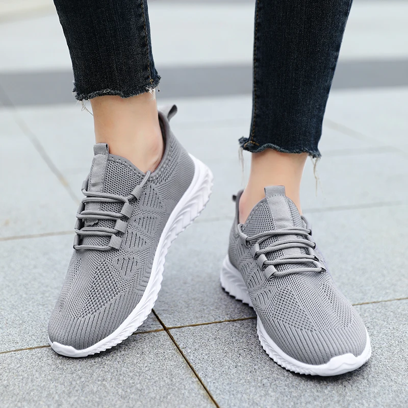 أحذية رياضية كاجوال مريحة للنساء والرجال عصرية جديدة غير قابلة للانزلاق ونعل شبكي علوي مثالي للارتداء اليومي والعمل #4