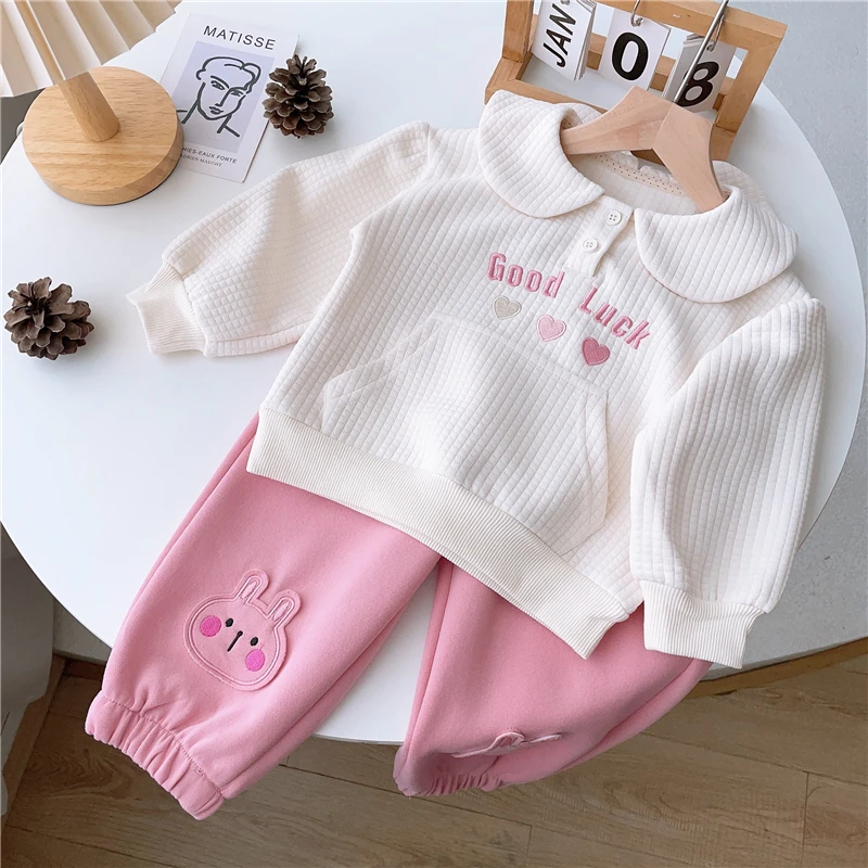 

Baby Girls' Autumn Sweatshirt Suit 2024 New Heart Embroidered Doll Neck Pullover Top + Pink Pants Children's Two Piece Set 2PCS