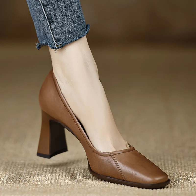 

Туфли на высоком каблуке 2026: новые китайские ретро-модели с неглубоким вырезом, квадратным носком, для работы и повседневной носки весной и осенью, женские.