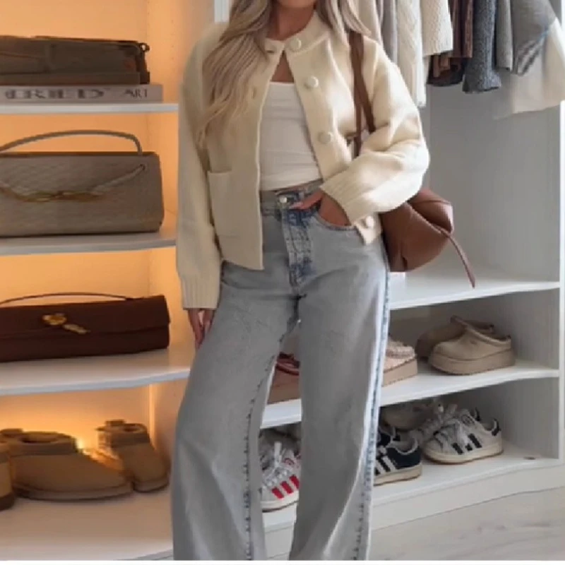 

2025 Autumn-Winter New Gentle Soft Pudding Round Neck Knitted Cardigan Outerwear