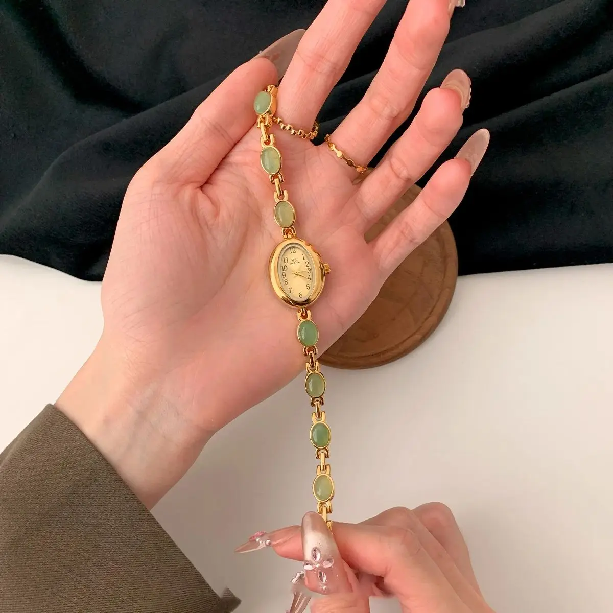 NEW Luxury Green Jade Women's Watch With High-quality Oval Gold Small Dial Bracelet And Exquisite Dress Women's Wristwatch