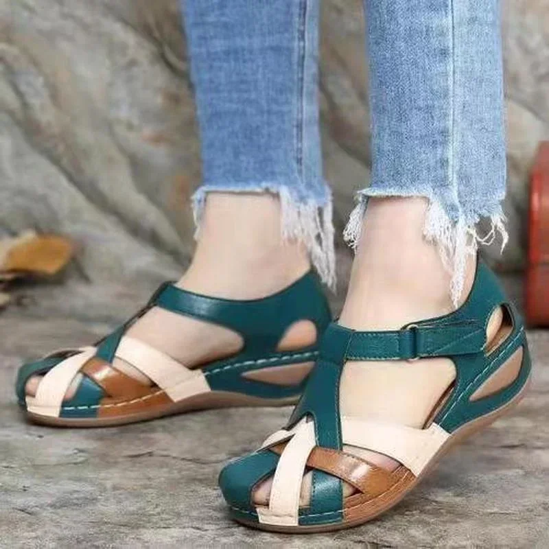 Durchbrochene Damenschuhe neue Sommer Vintage runde Zehen Keil Damen römische Schuhe Cross-Buckle Damen Sandalen