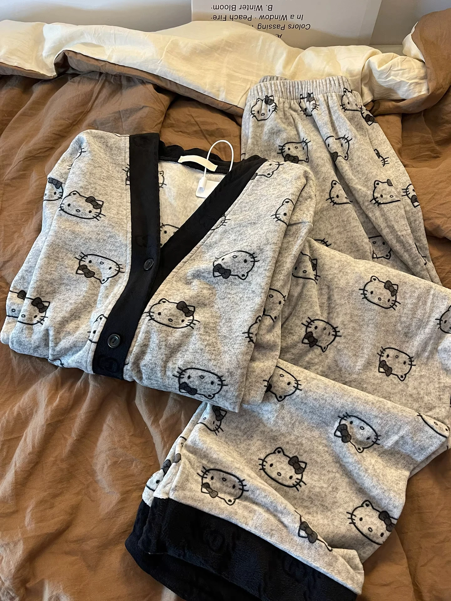 Hello Kitty Warm So…