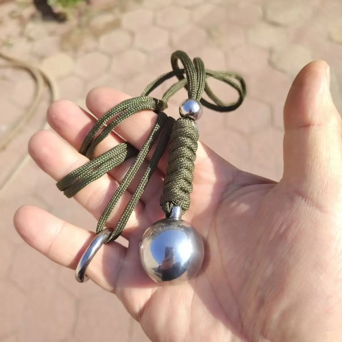 Ball Pendant Self Defense Gadgets Personal Security Protection Tool Supplies For Women Men Stainless Steel