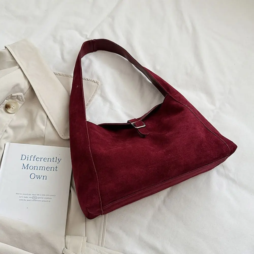 حقيبة يد من جلد الغزال على الطراز الكوري الحلو بلون سادة من جلد البولي يوريثان حقيبة يد ذات سعة كبيرة حقيبة حمل تحت الإبط للسفر