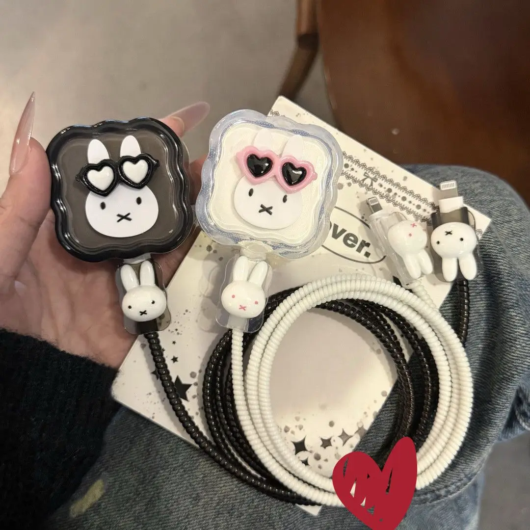 

Cute Cartoon Data Cable Protection Case for Apple 40w Cover Case for iPhone 17 iPhone 16 Promax Cable Winder Accessories