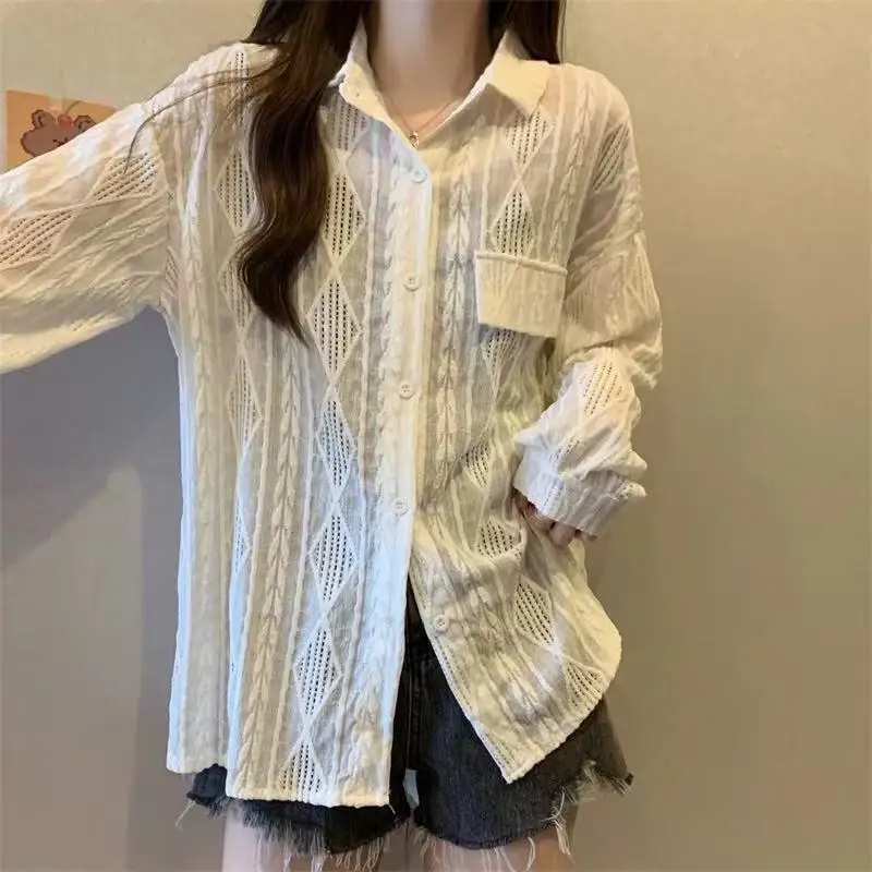 camisa-de-protecao-solar-branca-estilo-frances-para-mulheres-leve-de-malha-respiravel-com-mangas-longas-para-praia