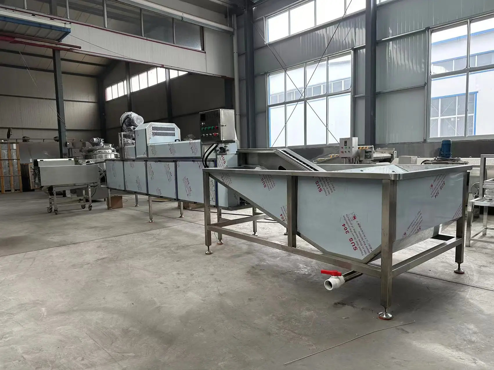 3 صفوف. ناقل ومجفف غسيل البيض الصناعي، غسالة البيض الأوتوماتيكية/نظام غسيل البيض القابل للتخصيص